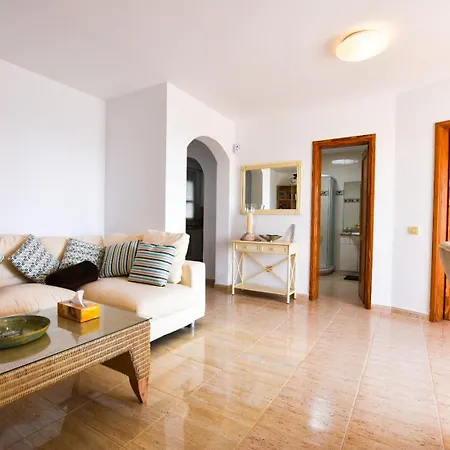 Book Jet - Front Beach 2 Bedroom Lägenhet *